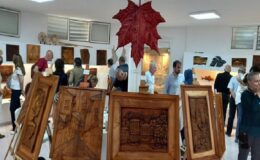 Aşir Güler ve kursiyerlerinden görülmeye değer sergi; Ahşaba hayat verdiler