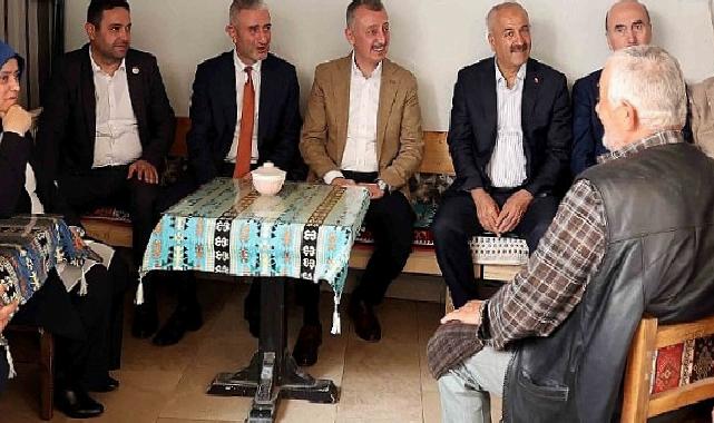 Başkan Büyükakın, Gebze çarşıda bulunan 1218. sokak ile 1102. sokakta esnaf ve vatandaşlarla buluştu