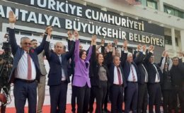 Başkan Topaloğlu, Başkan Böcek’in göreve başlama törenine katıldı