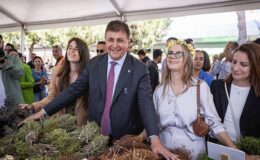 Başkan Tugay, Alaçatı Ot Festivali’nin açılışını yaptı