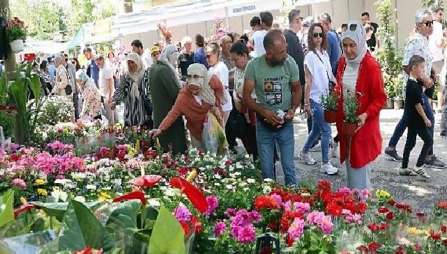 Bayındır Çiçek Festivali Son Gününde de Doldu Taştı