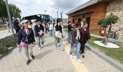 Güney Kore’nin Sancheong-Gun kentinin belediye çalışanları Efes Tarlası Yaşam Köyü’nü ziyaret etti