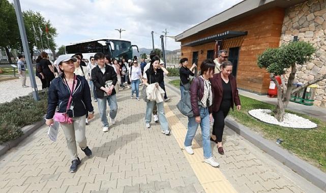 Güney Kore’nin Sancheong-Gun kentinin belediye çalışanları Efes Tarlası Yaşam Köyü’nü ziyaret etti