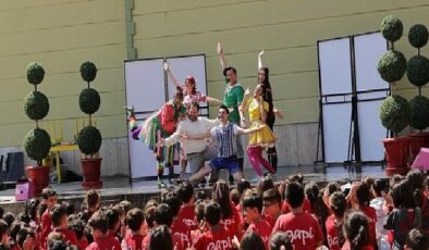 Zorlu Çocuk Tiyatrosu Yeniden Deprem Bölgesindeki Çocuklarla Buluştu