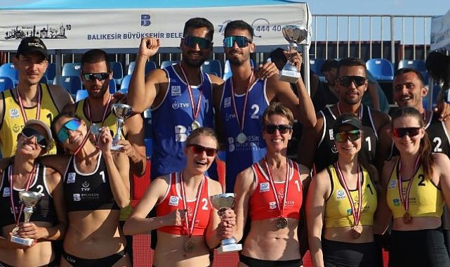 2024 TVF U20 Kulüpler Türkiye Şampiyonası Voleybol Kadınlar ve Erkekler plaj voleybolu Balkan şampiyonası Ödül Töreni Ören Plajı’nda yapıldı