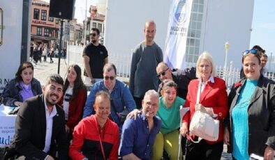 Mudanya Belediyesi, Engelliler Haftası nedeniyle engellilerin rahat iletişim kurmasını sağlayan uygulamaların yer aldığı farkındalık etkinliği gerçekleştirdi