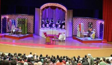 İstanbul Devlet Tiyatrosunun ‘Sonbahara Son Güller’ isimli oyunu Nevşehir’de sahnelendi.