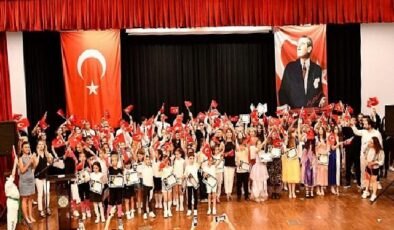 Malkara Belediye Akademisi, yıl boyunca başarılarla dolu bir dönemi muhteşem bir yıl sonu programıyla taçlandırdı