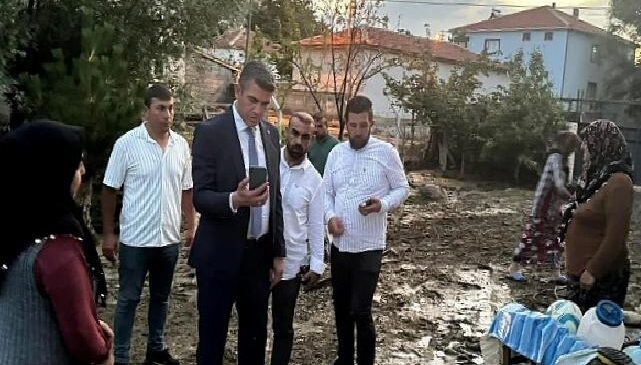 Başkan Levent Koç selden zarar gören Güzelcekale’de incelemelerde bulundu